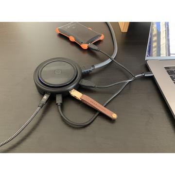 ADAM elements CASA HUB O7 7 port USB-C elosztó és wireless gyorstöltő QC/PD 10W